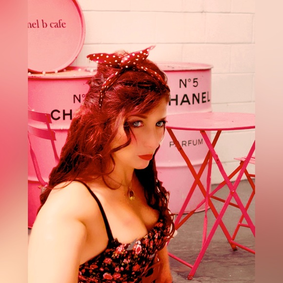 Meet your Posher, Christy - Picture 1 of 1